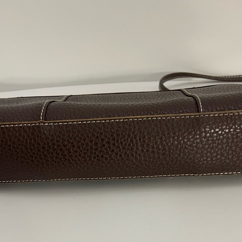 Tommy Hilfiger Brown Leather Clutch Crossbody Bag with Detachable Strap - Picture 3 of 12